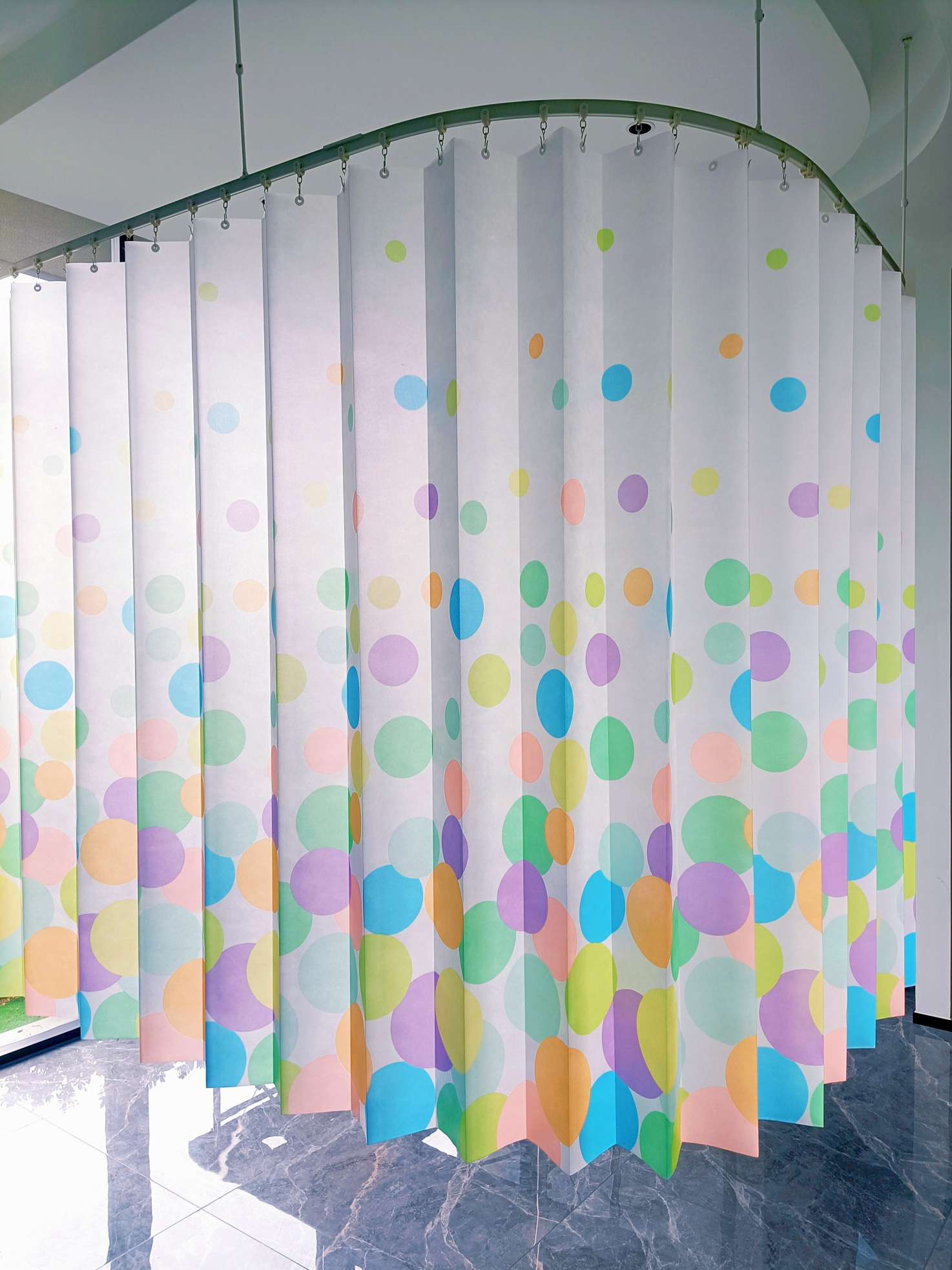 โรงพยาบาล Dots สีสันสดใสม่านทิ้ง